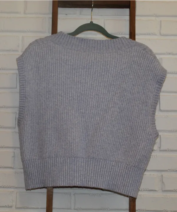 Light blue sweater vest sincerelyJules - Image 3