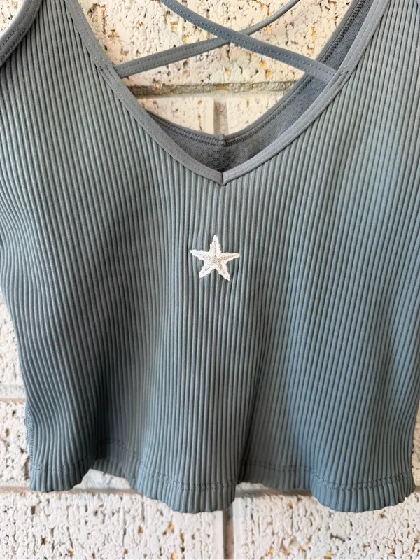 Vuori Rib Crop Tank Top In Stone Blue Star Embroidery Size Small - Image 6