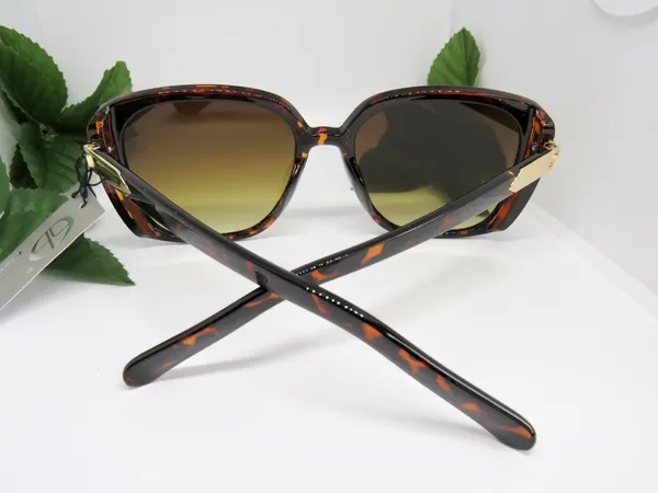 Lexi sunglasses Brown - Image 6