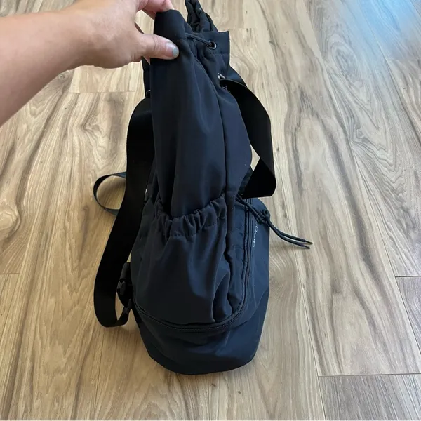 Beyond Yoga Black Convertible Shoulder Tote Backpack Gym Bag - Image 7