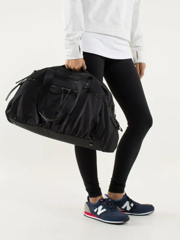Lululemon Black Work It Out Duffel with Blue Floral Lining - Image 6
