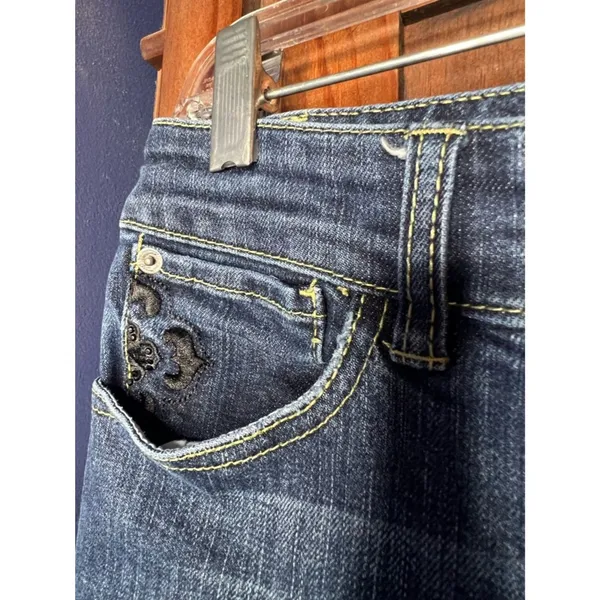 White House Black Market Blanc Bootcut Jeans Dark Wash Embroidered Floral 10 - Image 4