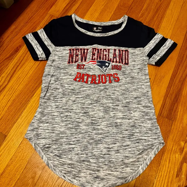 NFL Team Apparel New England Patriots Football Short Sleeve Shirt Large - Image 2