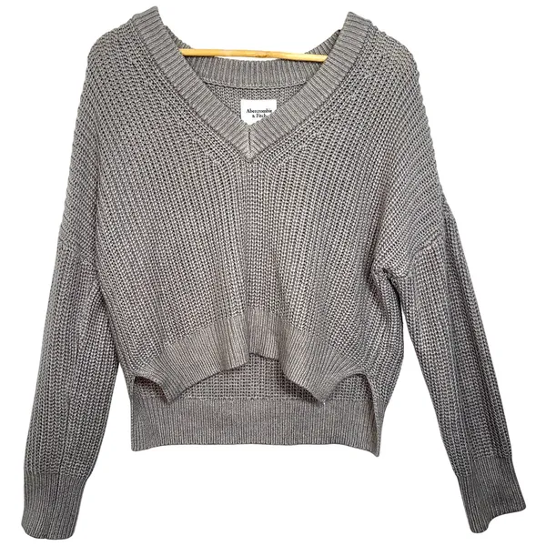 Abercrombie & Fitch Gray Chunky Knit Long Sleeve Cropped V-Neck Sweater Size S - Image 2