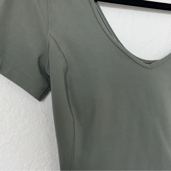 Lululemon‎ Grey Sage Align Short Sleeve Nulu Fabric Workout Yoga Top Size 4 Gym - Image 8