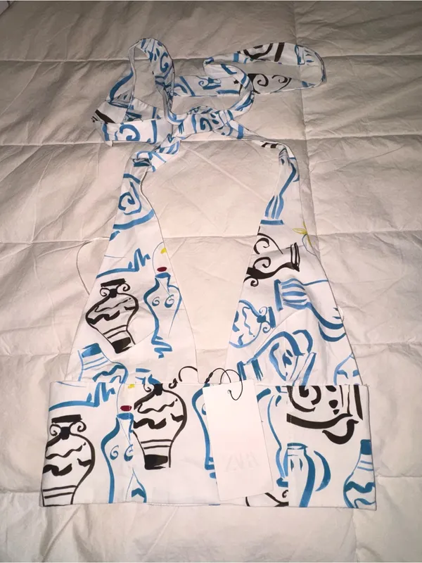 Zara White Top with Blue and Black Abstract Motif - Image 3