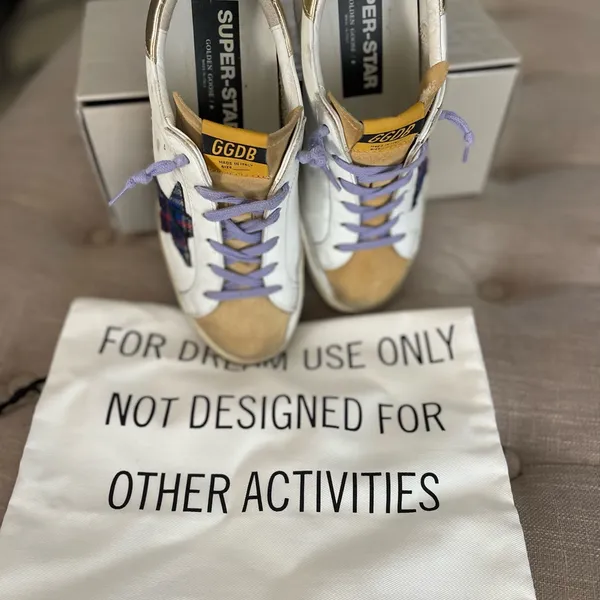 Golden Goose Sneakers with Lavender and Tan Accents - Image 2