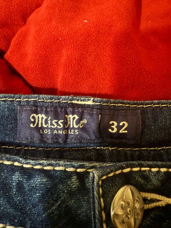 Miss Me Shorts  - Image 3