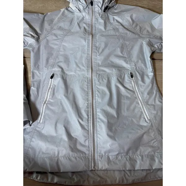 EUC: Avalanche Women Weather Shield Small Waterproof Jacket Gray/Silver‎ Active - Image 9