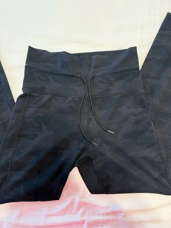 Vuori Black Camo Leggings - Image 2