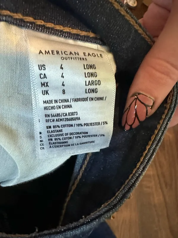 American Eagle Jeans - Image 3