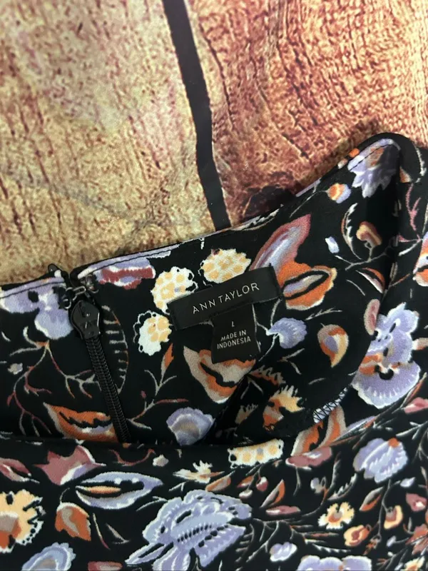 Ann Taylor Floral Long Sleeve Blouse Size L - Image 2