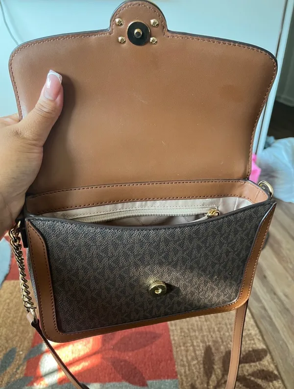 Michael Kors Leida Medium Signature Logo Shoulder Bag - Image 2