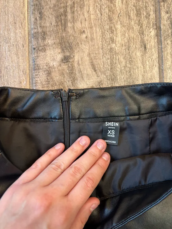 SHEIN Black Leather Mini Skirt - Image 9