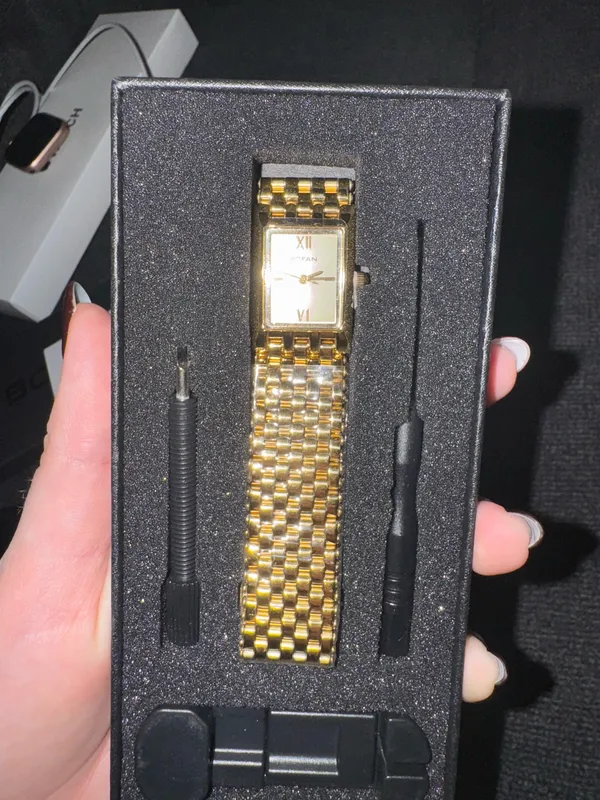 Amazon Gold Watch - Image 2