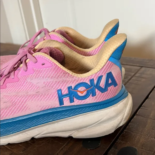 Hoka Clifton 9 Running Athletic Shoes in a pink Sz 10 Women's F27223D - Image 2