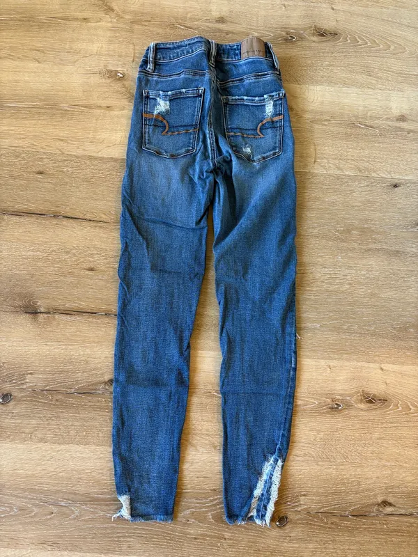 American Eagle Distressed Skinny Jeans with Frayed Hem - Image 7