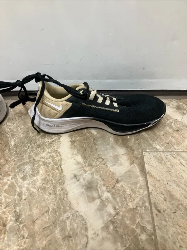 Unisex Nike Black New Orleans Saints Zoom Pegasus 38 Running Shoe - Image 4