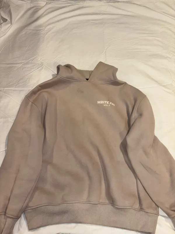 White Fox Boutique Hoodie S/M Beige - Image 4