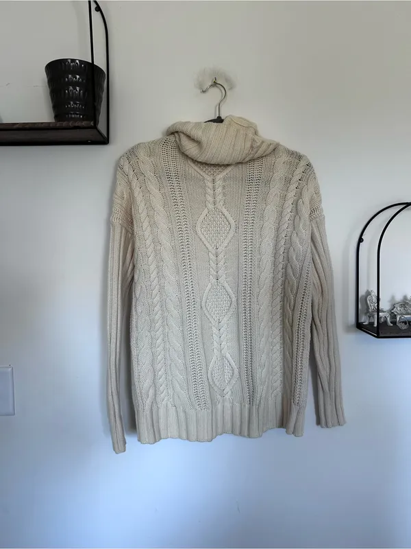 Athleta 100% Extra Fine Merino Wool Cream Chunky Turtle Neck Sweater Size Small - Image 2