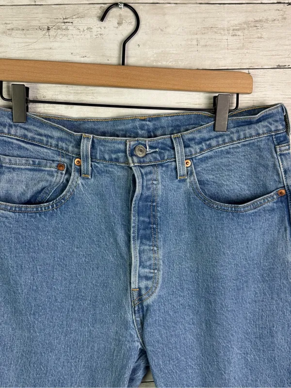 Levi’s 501 Denim Jeans Size 31 - Image 2
