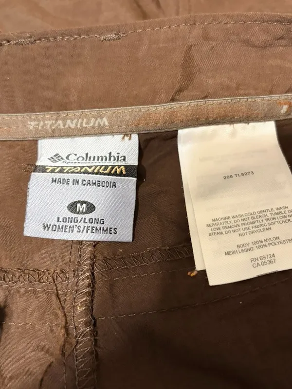 Women's Brown Columbia Titanium 8" Hiking Bermuda Shorts Size Medium - Image 3