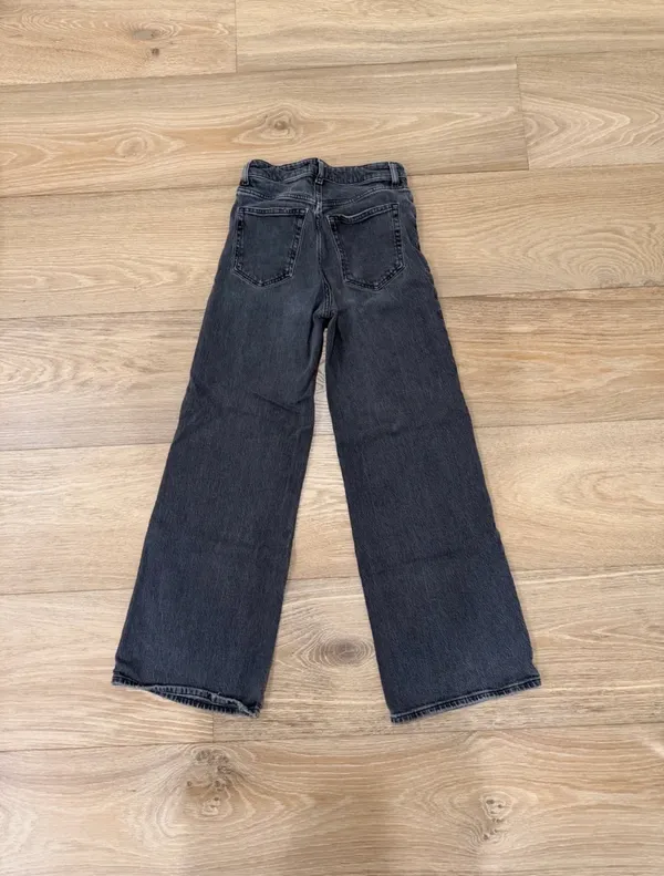 H&M Wide-Leg High-Waisted Jeans - Image 3