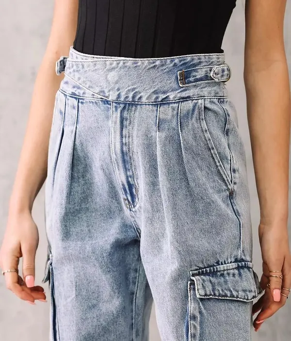 Signature 8 Ultra High Cargo Straight Jeans - Image 6