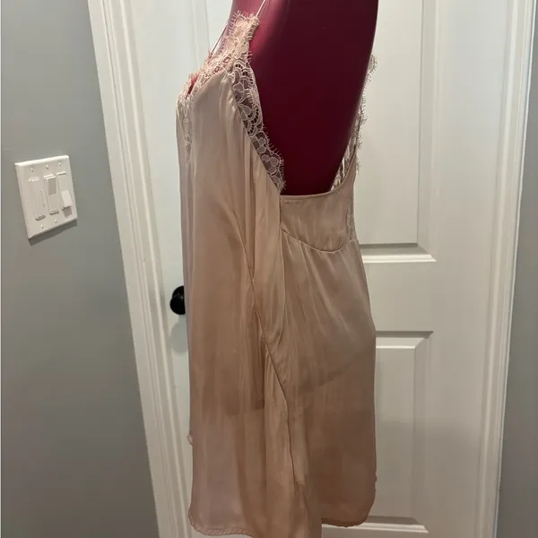 H&M Women's Lace Trim Satin Slip tunic top blush pink - Image 4