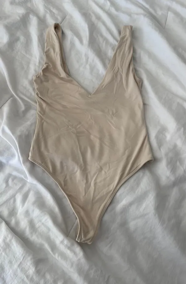 Aritzia Babaton Bodysuit Contour - Image 2