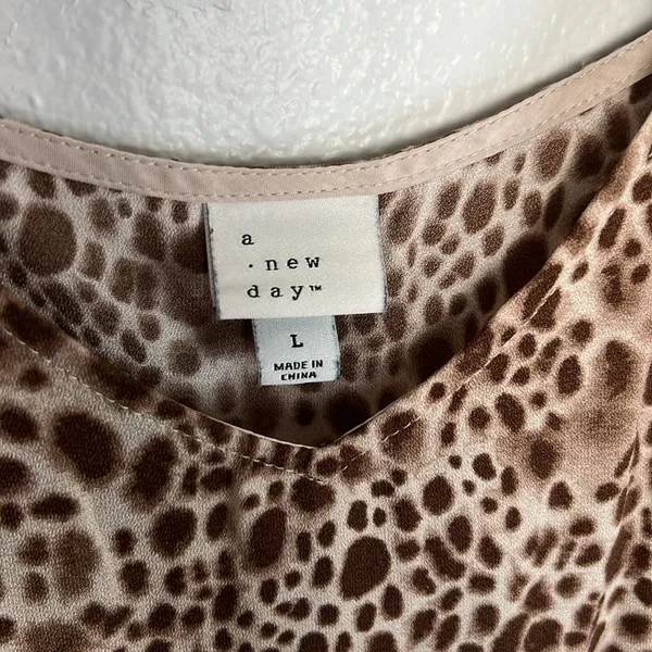 EUC A New Day Animal Print Beige Brown Camisole Tank Top sz L - Image 2