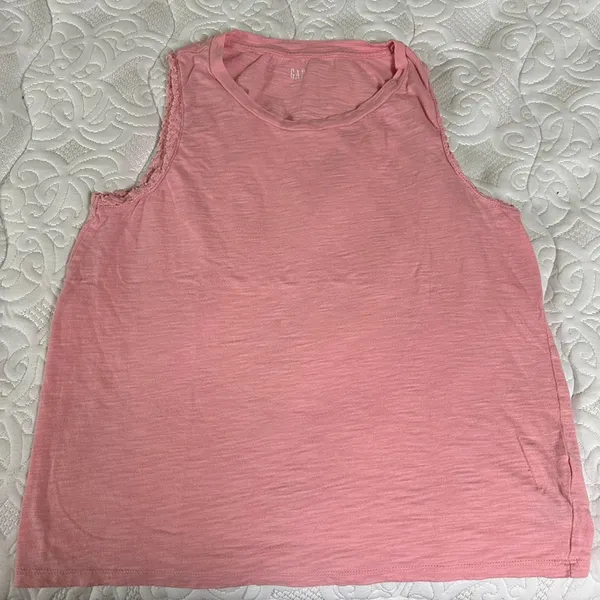 GAP pink crewneck tank top - Image 2
