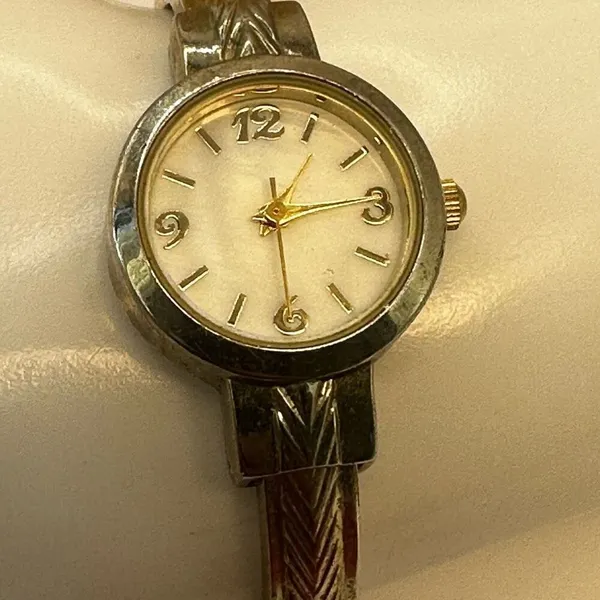 Vintage gold tone bracelet watch abalone face - Image 6