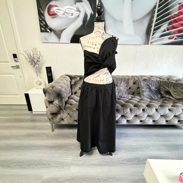 SEEK The Label Black Twist Cut-Out Maxi Dress 🖤 Size Medium - Image 9