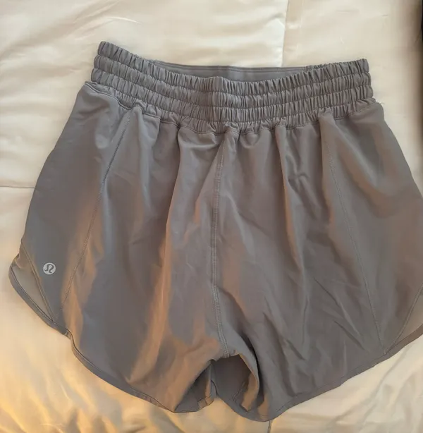 Lululemon Hotty Hot HR Short 4” Lined - Image 2
