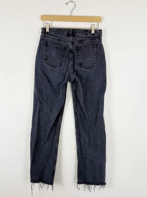 Abercrombie & Fitch The Baggy Low Rise Jean Short Faded Black Raw Hem - Image 4