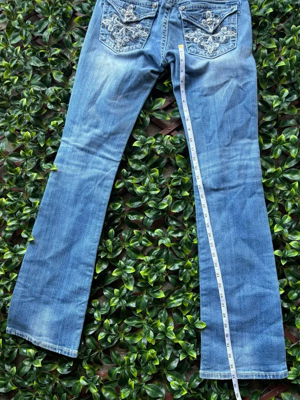 Miss Me Jeans Crystal Embroidered Pocket StraIght size 28 - Image 4
