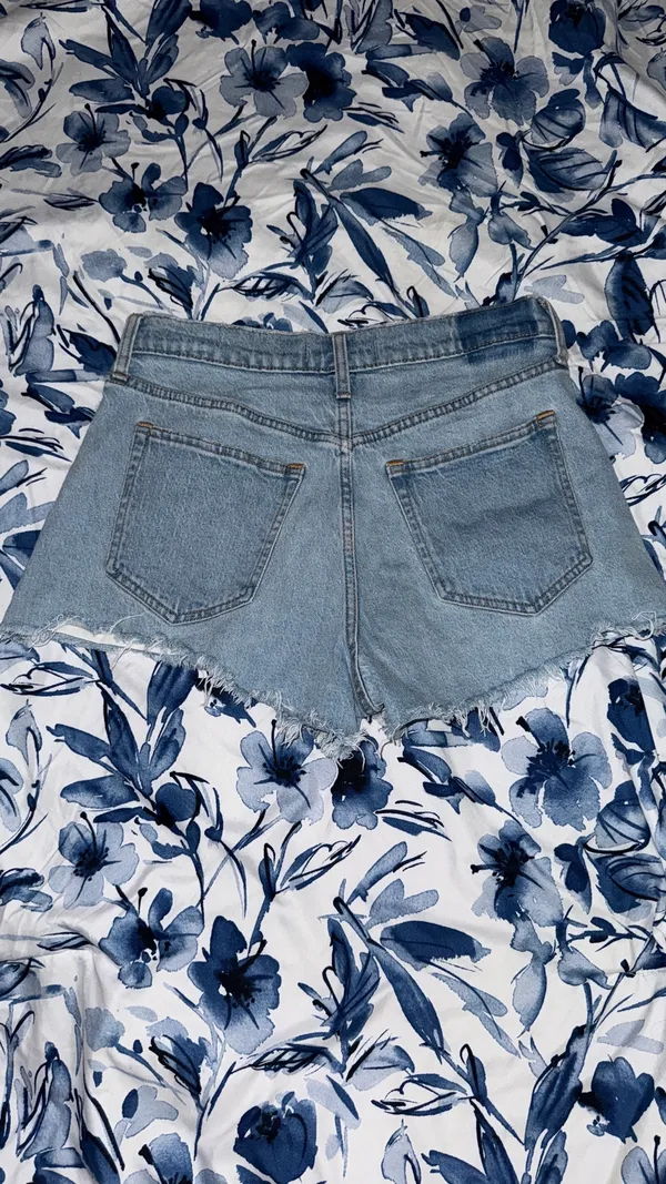 Abercrombie 90s High-Rise Relaxed Cut-Off Shorts - Image 3