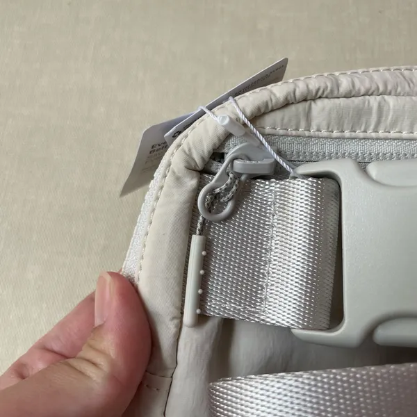 Lululemon Everywhere Belt Bag 1L - White Opal - Image 9
