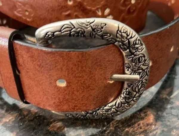Laser cut floral leather belt brown - Image 2