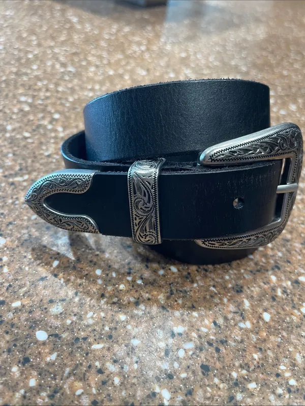 Urban outfitters Black Leather Belt with Western Silver tone Buckle - Image 2