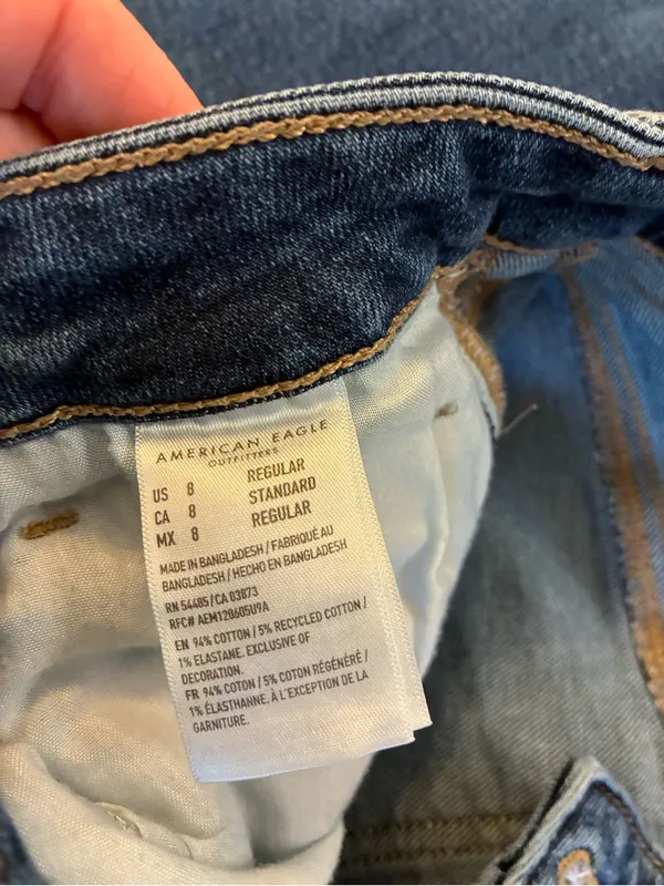 Women’s American Eagle Classic Stretch Mom Straight Jeans in Medium Blue Size 8 - Image 6