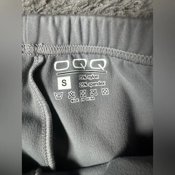 OQQ gray trouser pants size small - Image 2