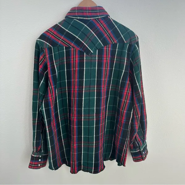 Wrangler green plaid flannel shirt - Image 9