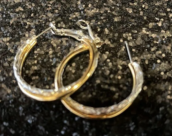 Silver and gold hoop earrings. New. Classic design. - Image 6