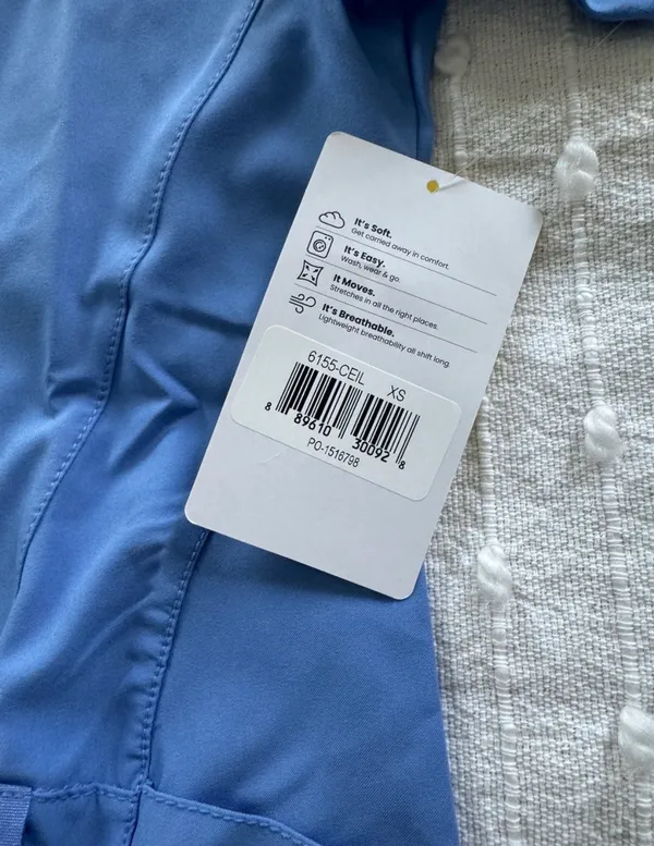 WonderWink NWT W123 Scrub top ceil blue size xs short sleeve pockets - Image 3