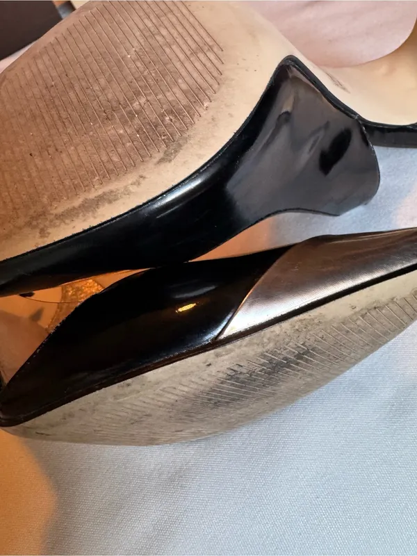 Adrianna Papell Black Leather Slingback Heels with Silver Pointed Cap - Image 8