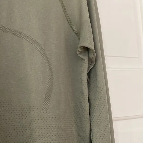 Lululemon Swiftly 2.0 Race Length Long Sleeve Size 10 Athletic Shirt Green - Image 7