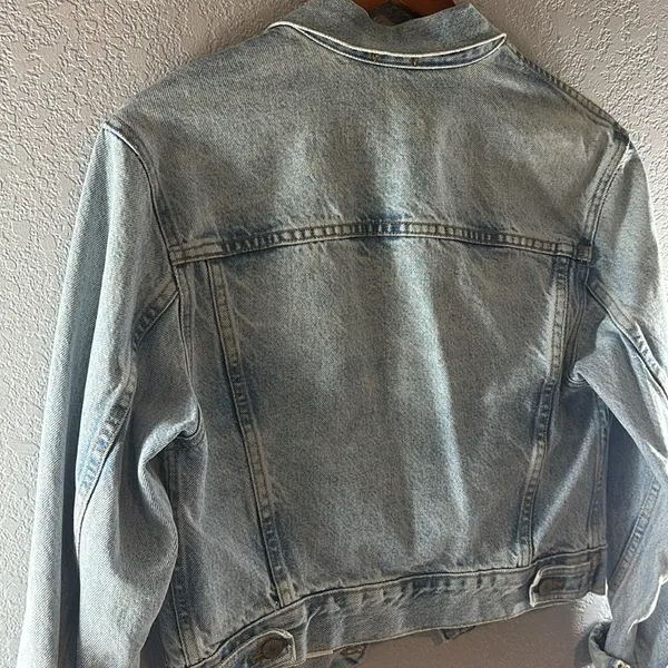 Brandy Melville John Galt Cropped Denim Jacket - Image 10
