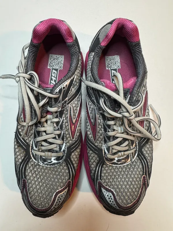 Brooks Ghost 5 Size 8.5 Running Shoes - Image 3